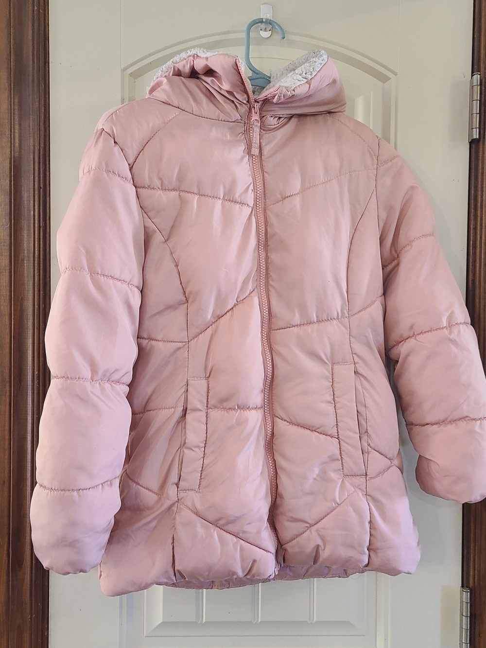 Thereabputs Girls' Hooded Light Pink Puffer Coat Size L
